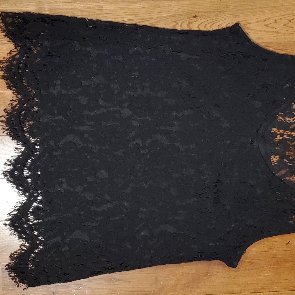 No boundaries lace top